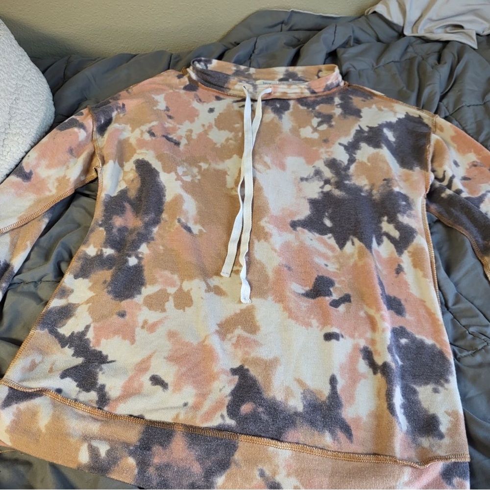 Tie dye crewneck, size medium
